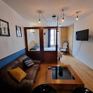 lecrevisse.hotels-rhonealpes.com/